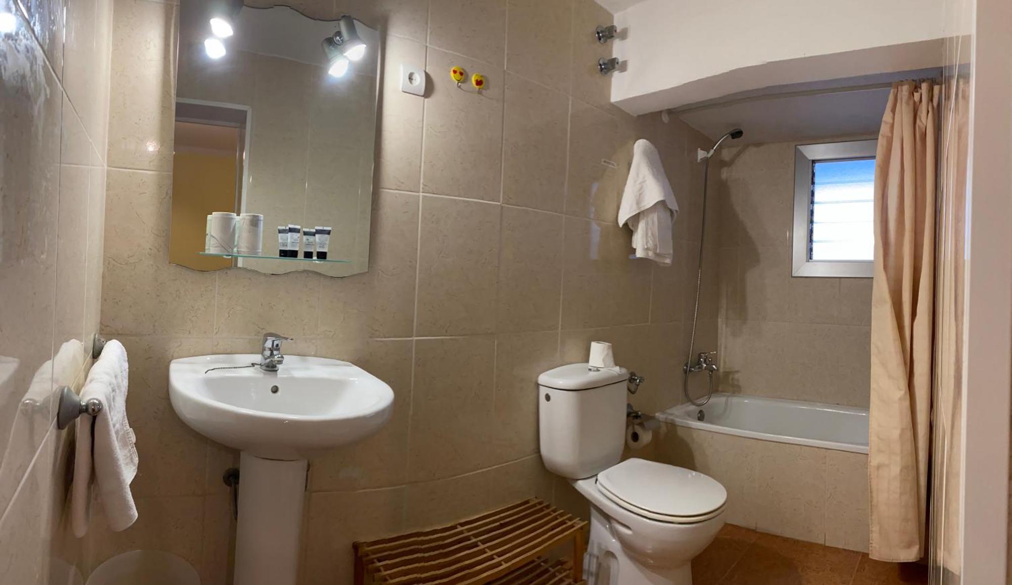Hostal Lleida Segur de Calafell Esterno foto