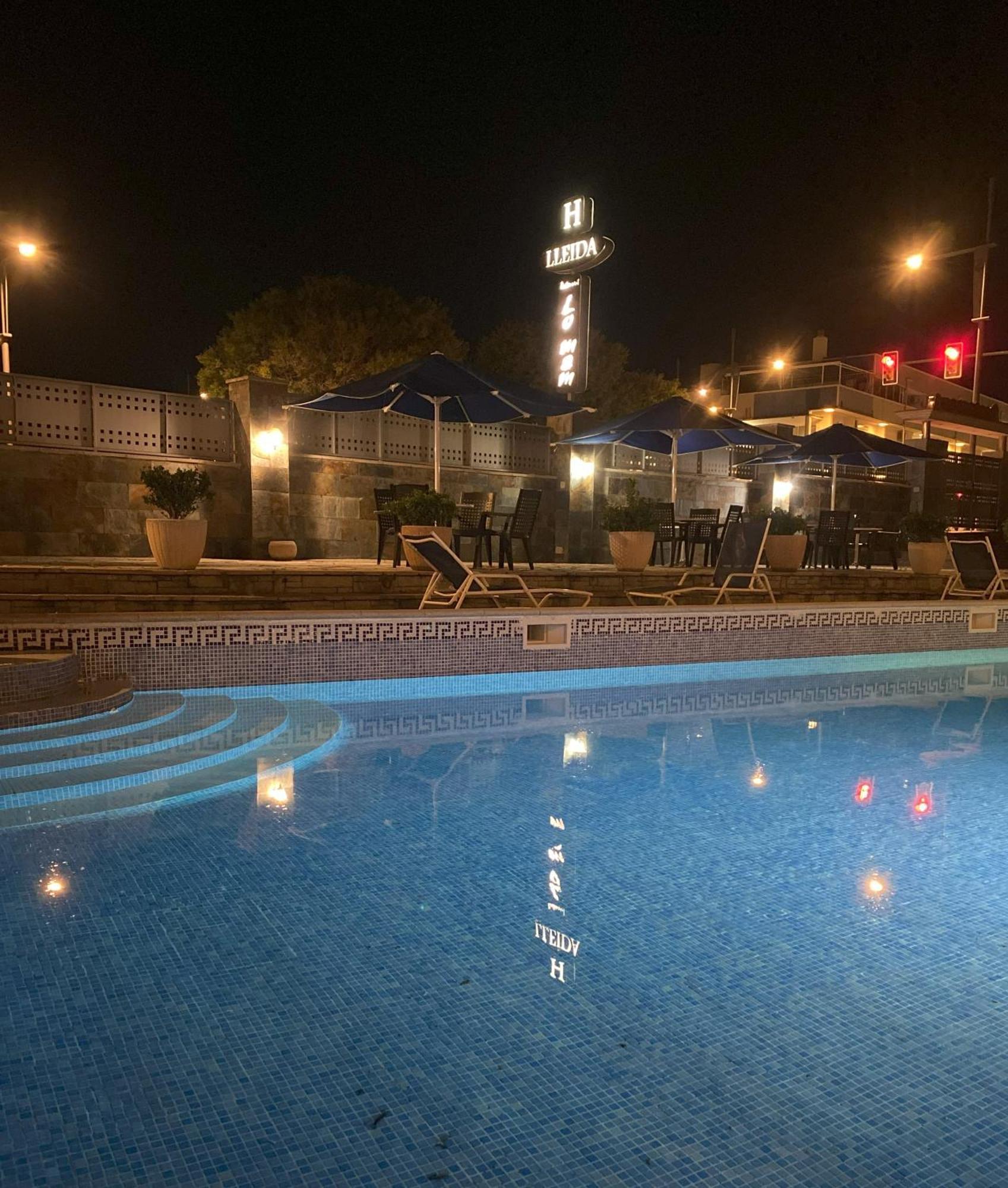 Hostal Lleida Segur de Calafell Esterno foto